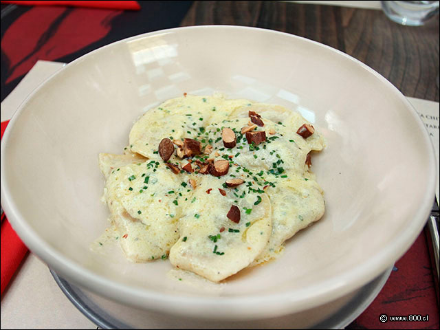 Raviol Di Zuca e Tartufo relevo de esta de zapallo camote